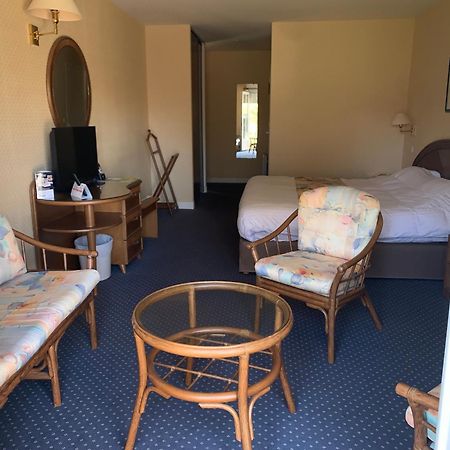 Logis Hotel Du Pont Neuf Le Veurdre Eksteriør bilde