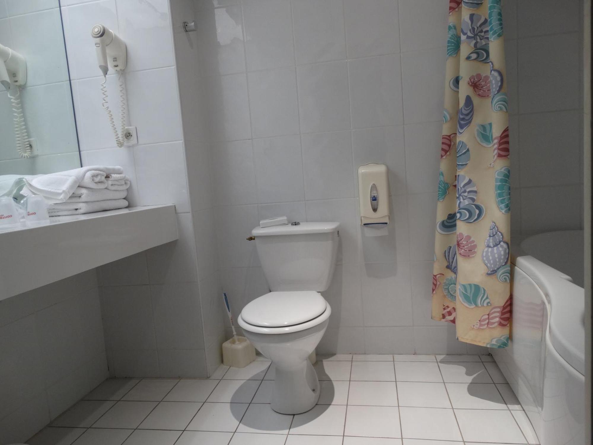 Logis Hotel Du Pont Neuf Le Veurdre Eksteriør bilde