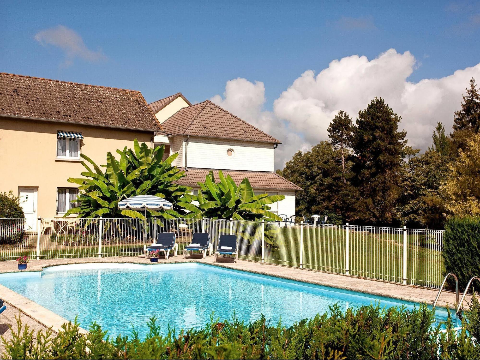 Logis Hotel Du Pont Neuf Le Veurdre Eksteriør bilde