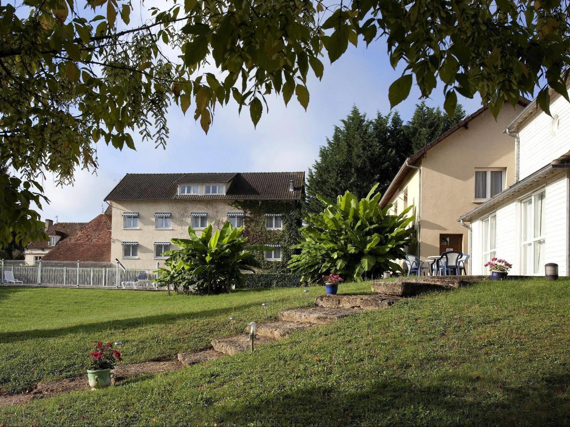 Logis Hotel Du Pont Neuf Le Veurdre Eksteriør bilde