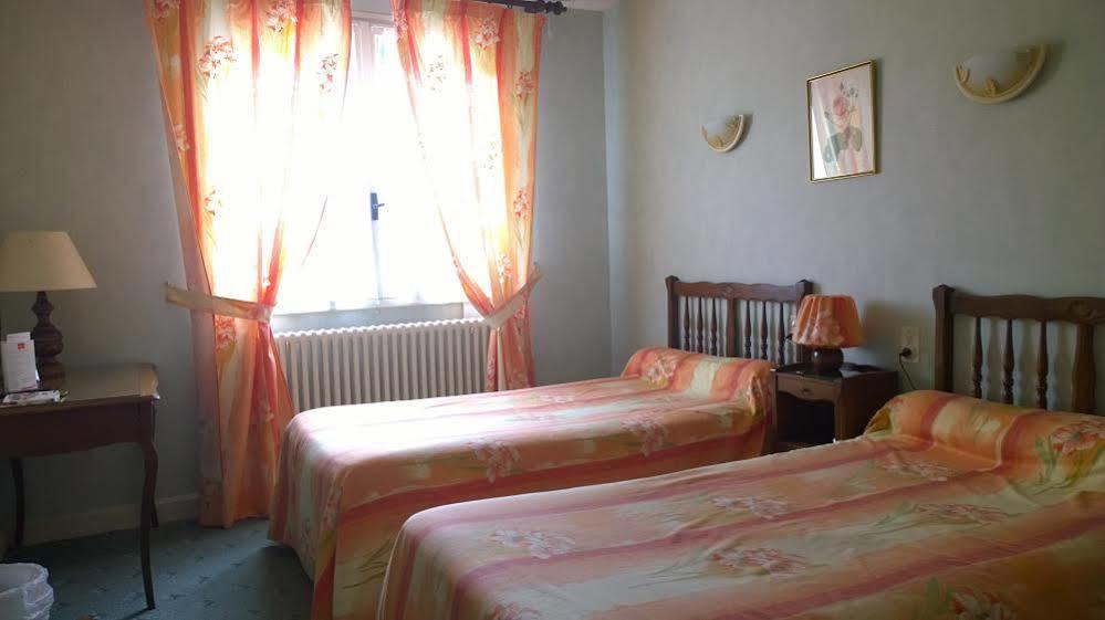 Logis Hotel Du Pont Neuf Le Veurdre Eksteriør bilde