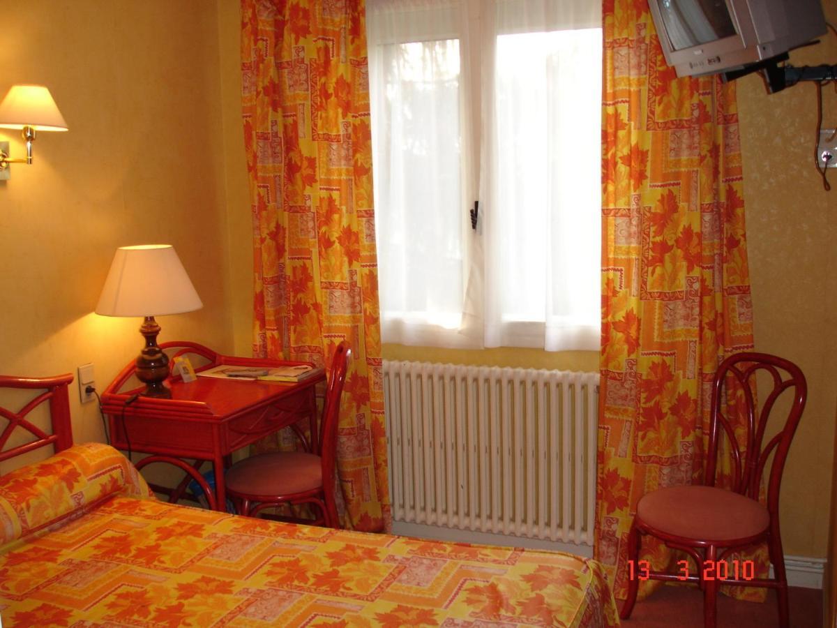 Logis Hotel Du Pont Neuf Le Veurdre Eksteriør bilde